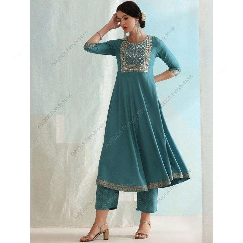 Peacock Blue Indian Women 3 Pi - Salwar Kameez Set 评论和价格